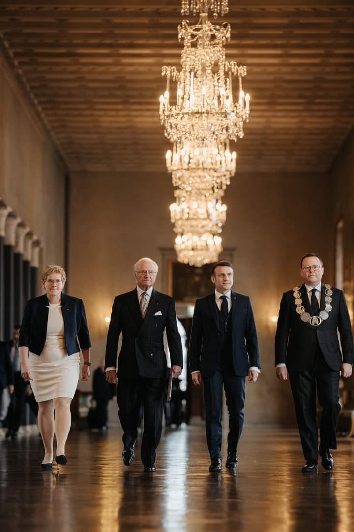 A doua zi a vizitei de stat a președintelui Emmanuel Macron a început la Primăria Stockholm unde a avut loc un Forum de Afaceri suedez-francez