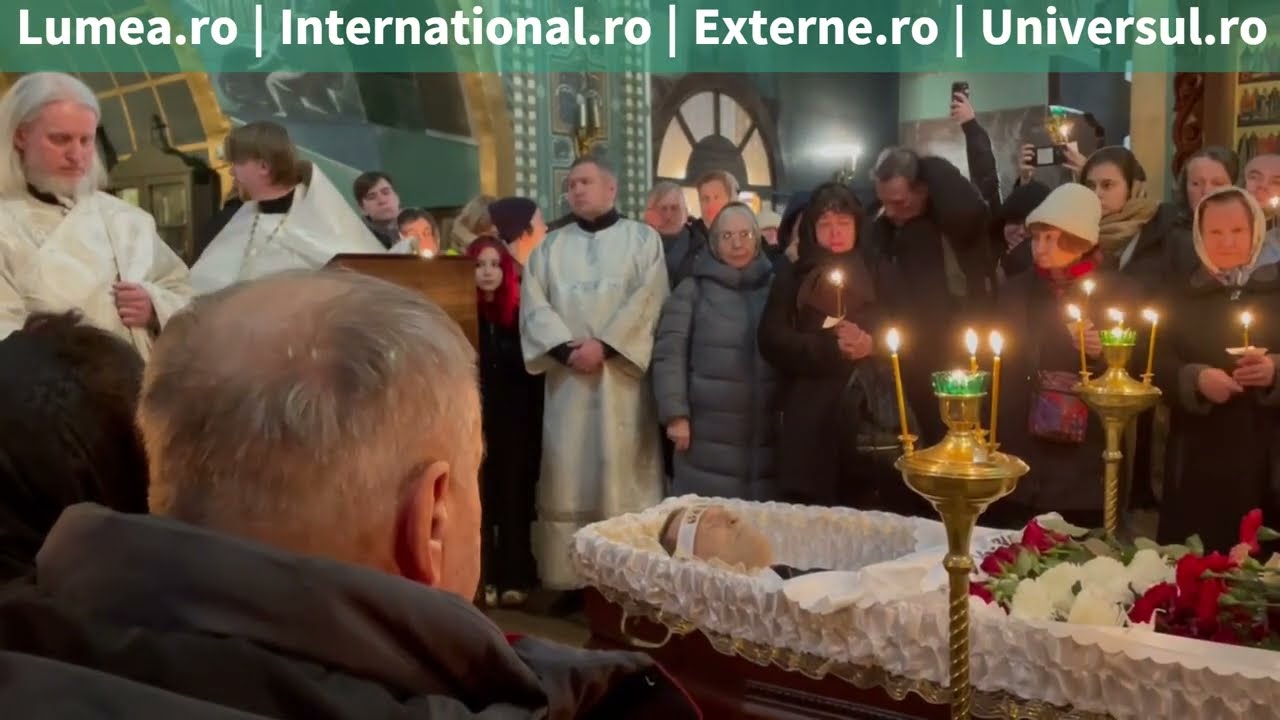 „Sicriul a fost coborât în pământ”. Mii de ruși au venit la înmormântarea lui Aleksei Navalnîi și au strigat împotriva lui Putin